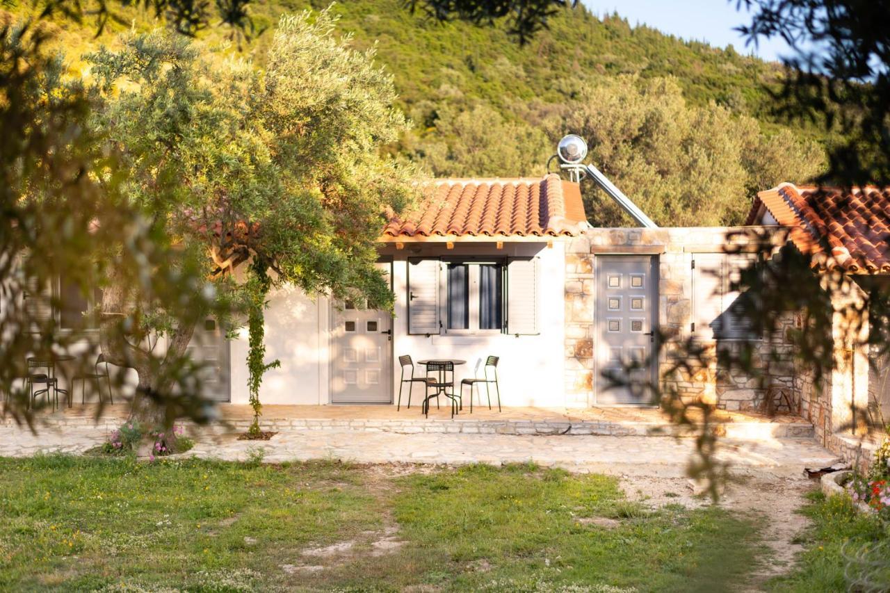 Himare Fshat Janakis Garden Livadi Beach المظهر الخارجي الصورة